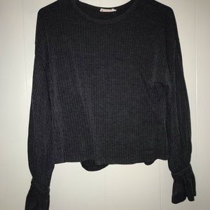 Cropped long sleeve top